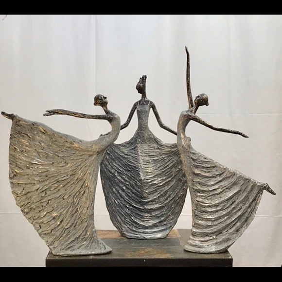 The Full Set of 3 Dancers Decorative Figurines - Picture 13 of 16